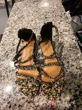 Sweet Beauty Floral Print Strappy Zip-Back Flat Sandals